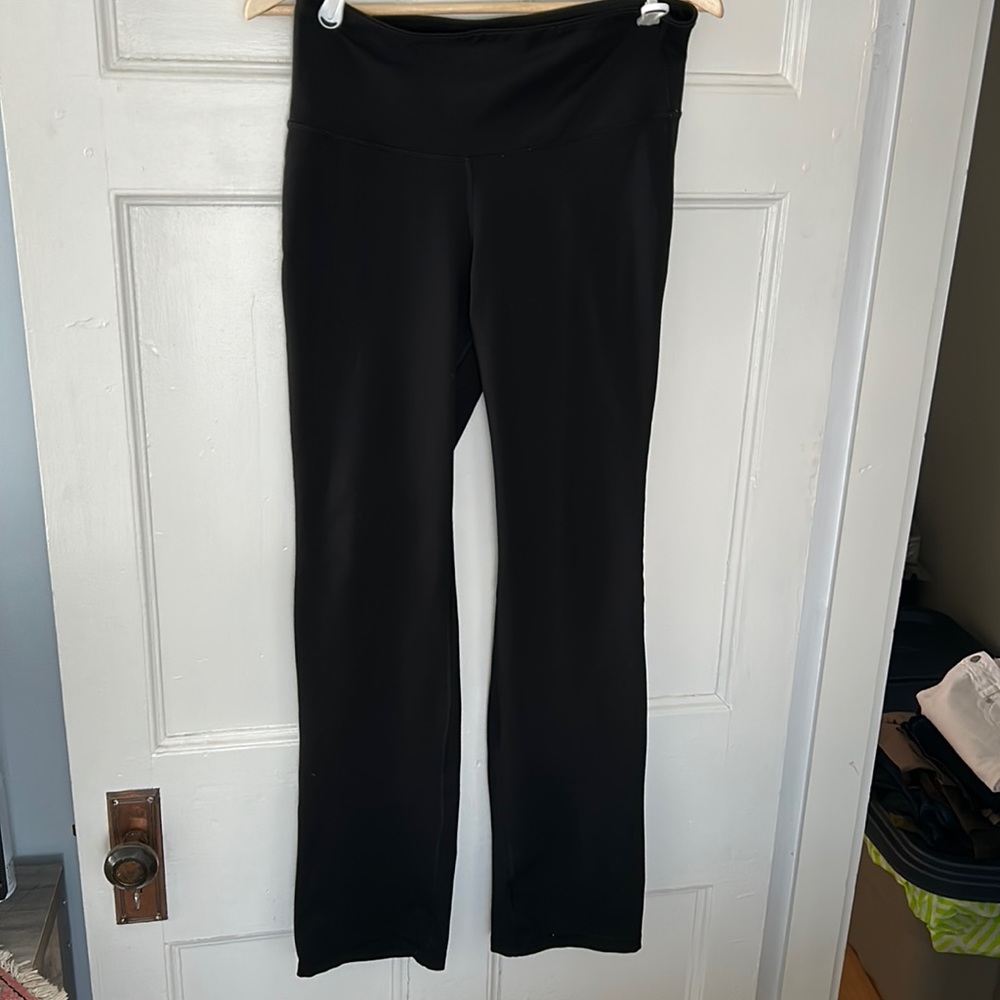 Old navy yoga pants, High waist, boot cut. Black. Size L.